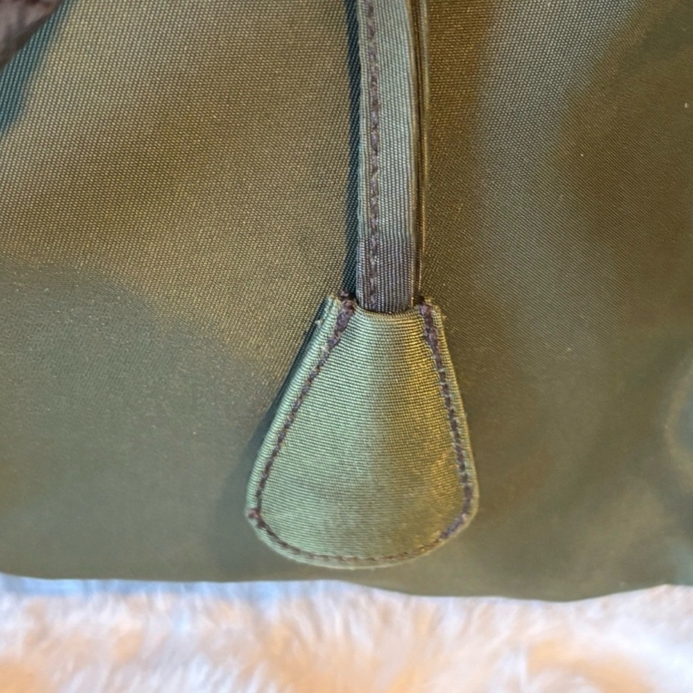 Prada nylon bag with lock and 2 keys - Picture 3 of 10